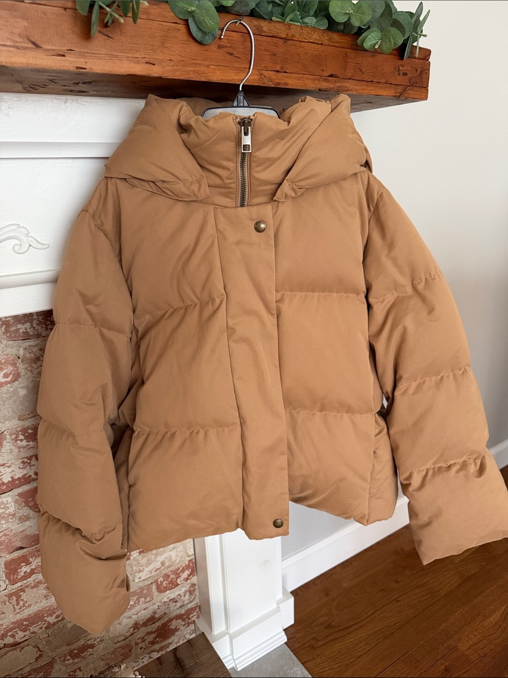 Banana Republic Women's Puffer Jacket - Tan Hooded (removable) Coat